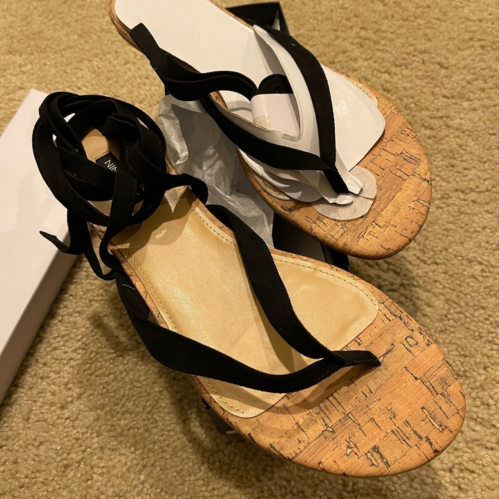 NIB Nine West Gladiator Thong Sandals